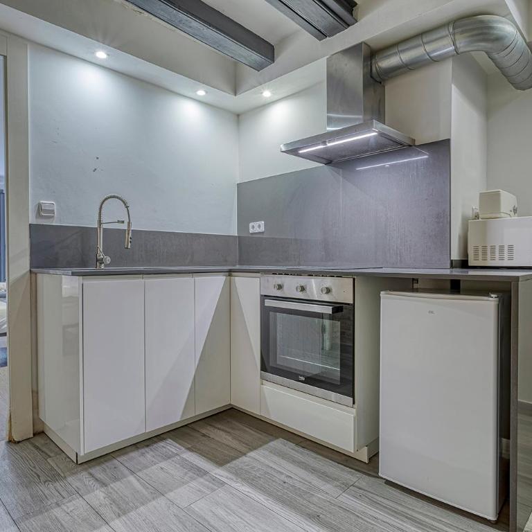 HOSTAL BEDMATES - Apartment (8 Adults) - 1