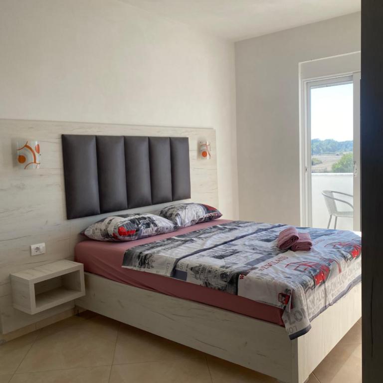 Riverside Apartments - Deluxe Quadruple Room - 4