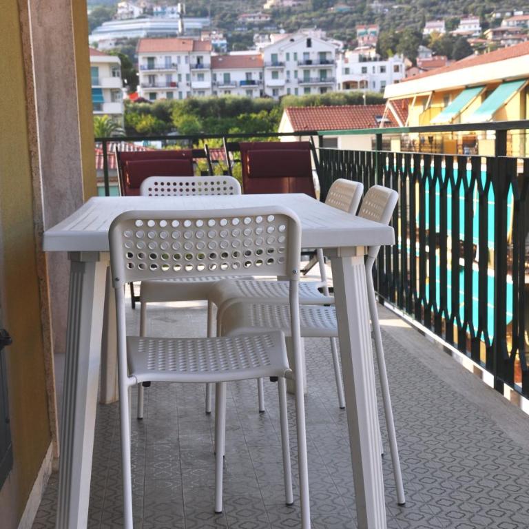 VIALE REPUBBLICA 329 9 - Appartamento con Balcone - 25