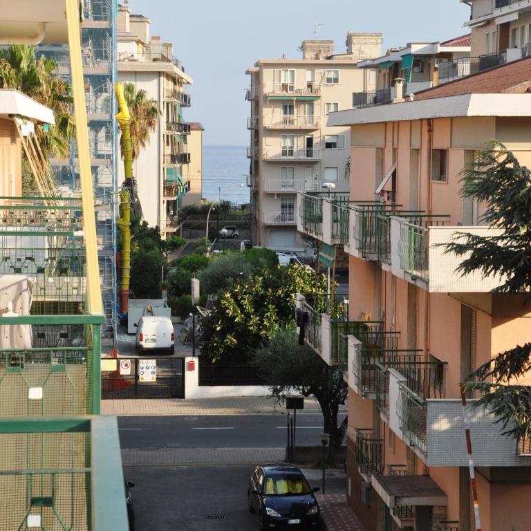 VIALE REPUBBLICA 329 9 - Appartamento con Balcone - 31