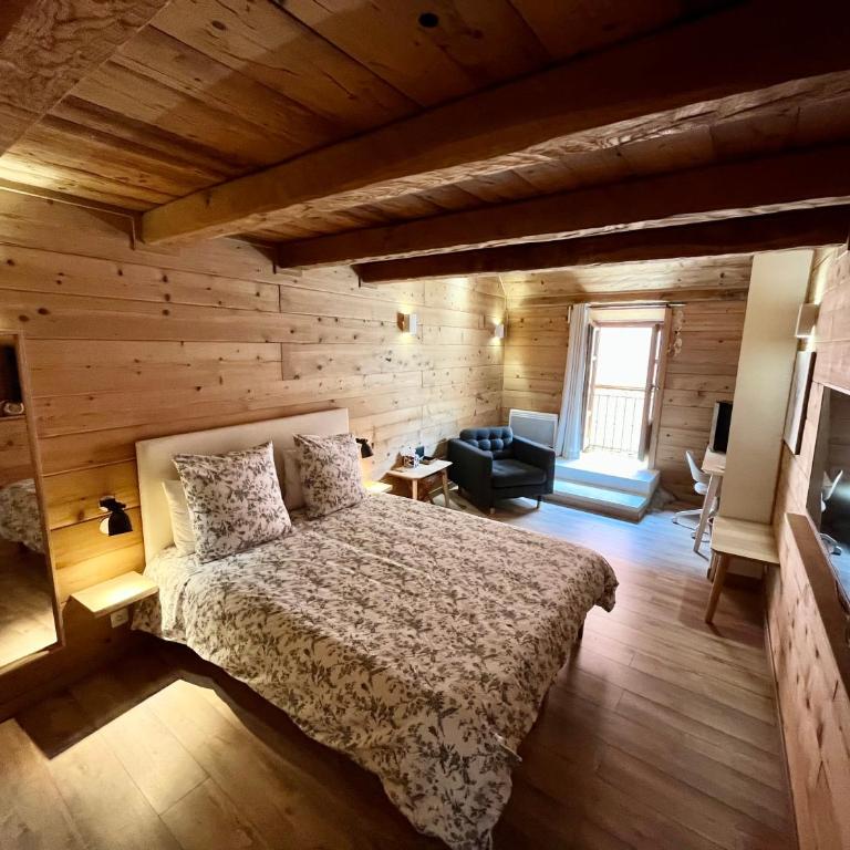 Suite "chalet" dans maison de village - Maison 1 Chambre - 1
