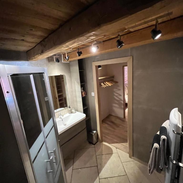 Suite "chalet" dans maison de village - Maison 1 Chambre - 14