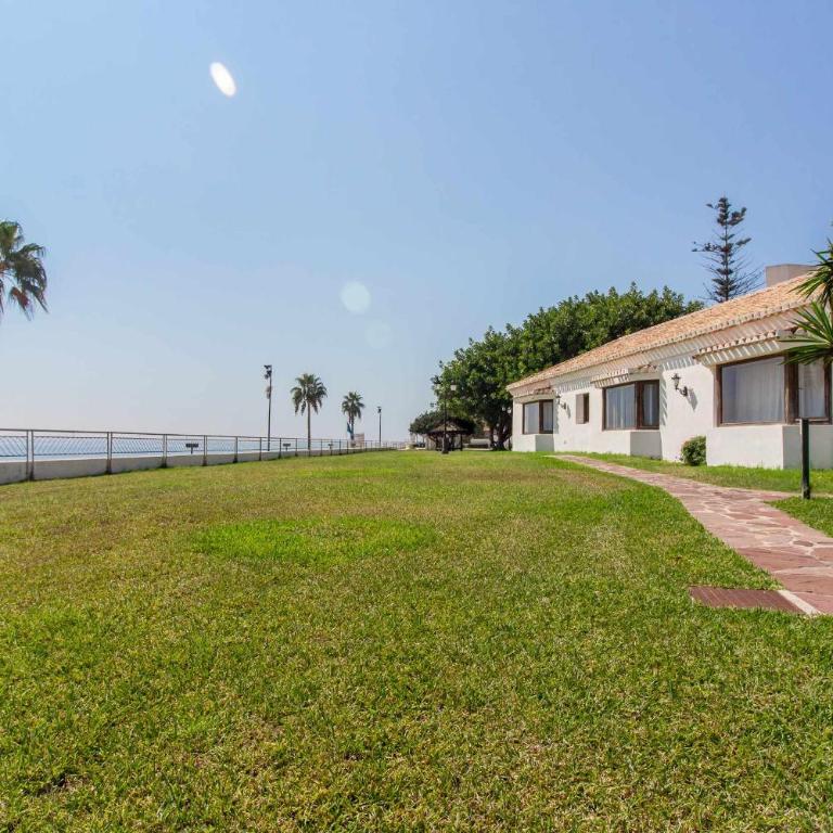 Castle Beach House. Luxury Beachfront Villa - Villa Deluxe - 12