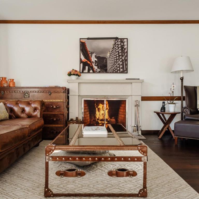 Four Seasons Hotel Casa Medina Bogota - Grand Premier Room with Fireplace - 4