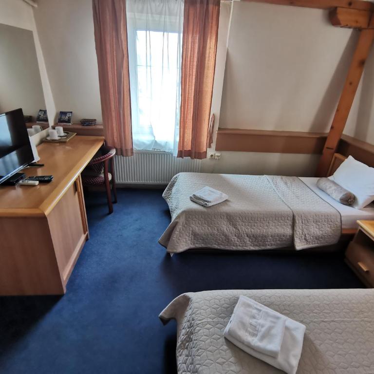 Garni Hotel Panorama Lux - Standardna Dvokrevetna Soba sa Zasebnim Krevetima - 2