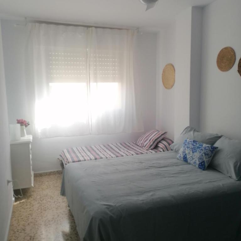 Piso familiar con piscina y aparcamiento en Torre del Mar - Edificio Ronda I - Three-Bedroom Apartment - 7