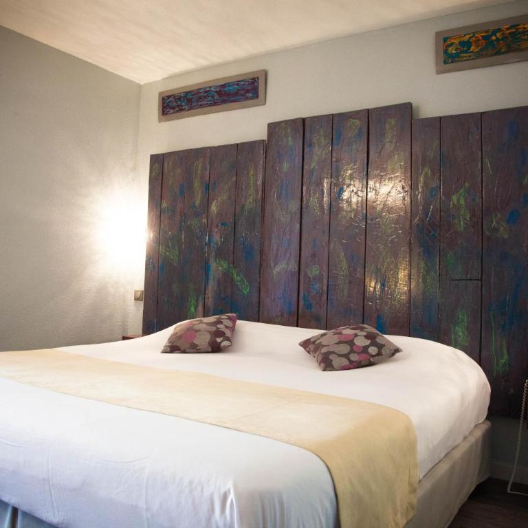 Logis Hôtel Les Grenadines - Chambre Familiale (2 Adultes et 2 Enfants) - 3