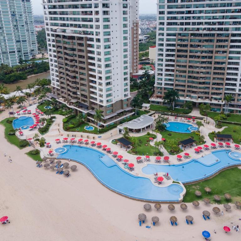 Ocean Front Condo Sleeps 4 Adults-Grand Venetian T3000-1606 - Apartamento de 1 dormitorio - 1