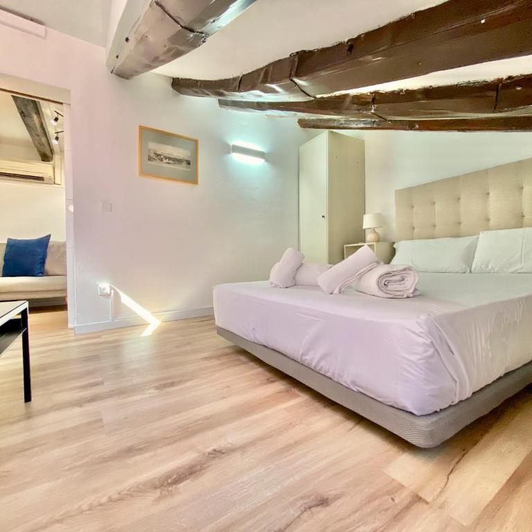 Malasaña Attic - In the city center - One-Bedroom Apartment - 8