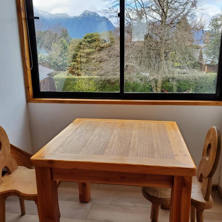 Lucky's Hostel - Apartment with Mountain View - 6