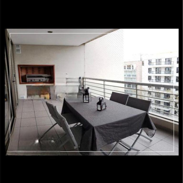 Depto 3 amb zona Guemes con cochera, balcón a la calle con parrilla a gas - Apartamento de 2 dormitorios - 1