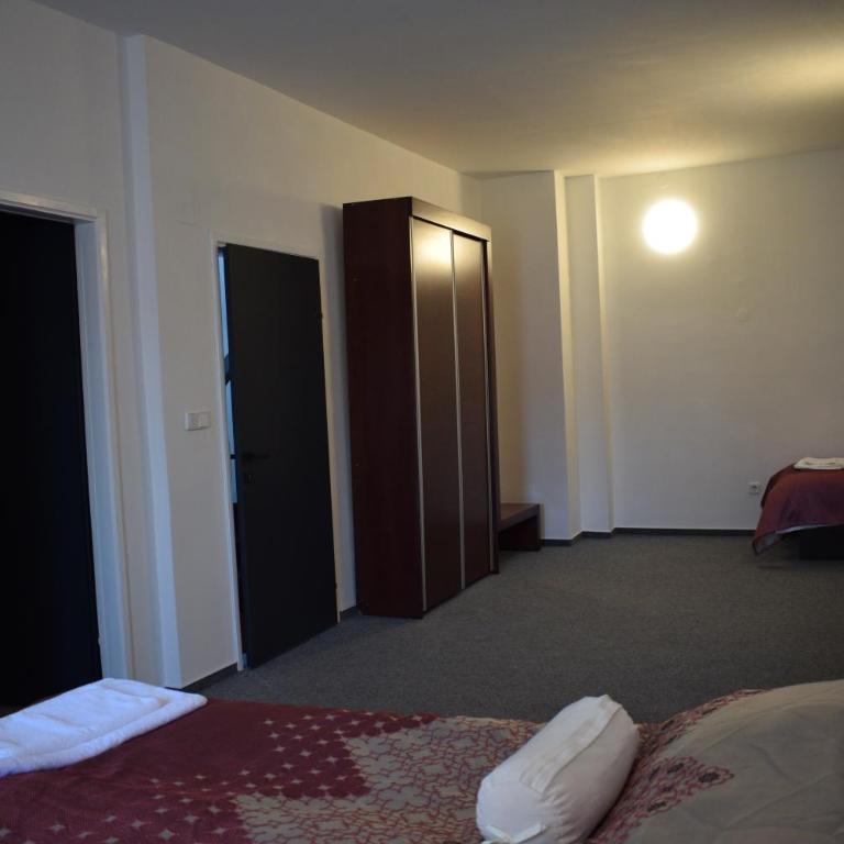 Hotel Begić - Trokrevetna Soba - 4