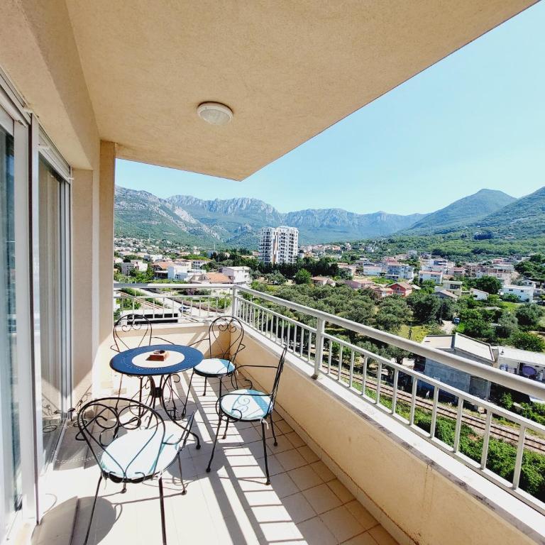Aska Apartment - Apartman sa 1 Spavaćom Sobom, Balkonom i Pogledom na Planinu - 12