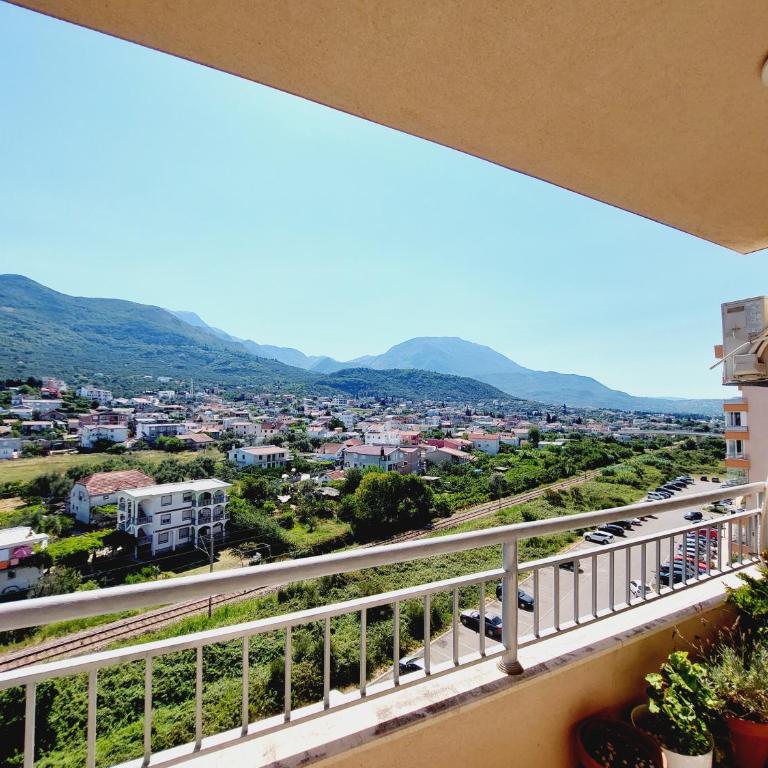 Aska Apartment - Apartman sa 1 Spavaćom Sobom, Balkonom i Pogledom na Planinu - 11
