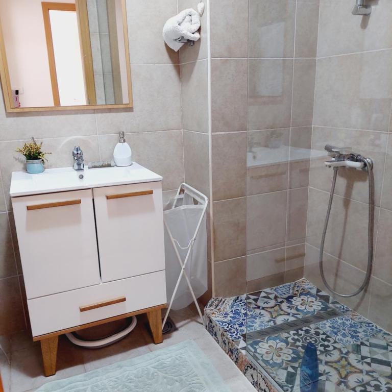 Aska Apartment - Apartman sa 1 Spavaćom Sobom, Balkonom i Pogledom na Planinu - 20