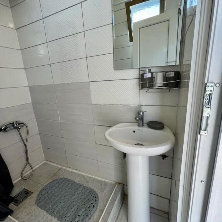 White apartments - Trokrevetna Soba sa Terasom - 2