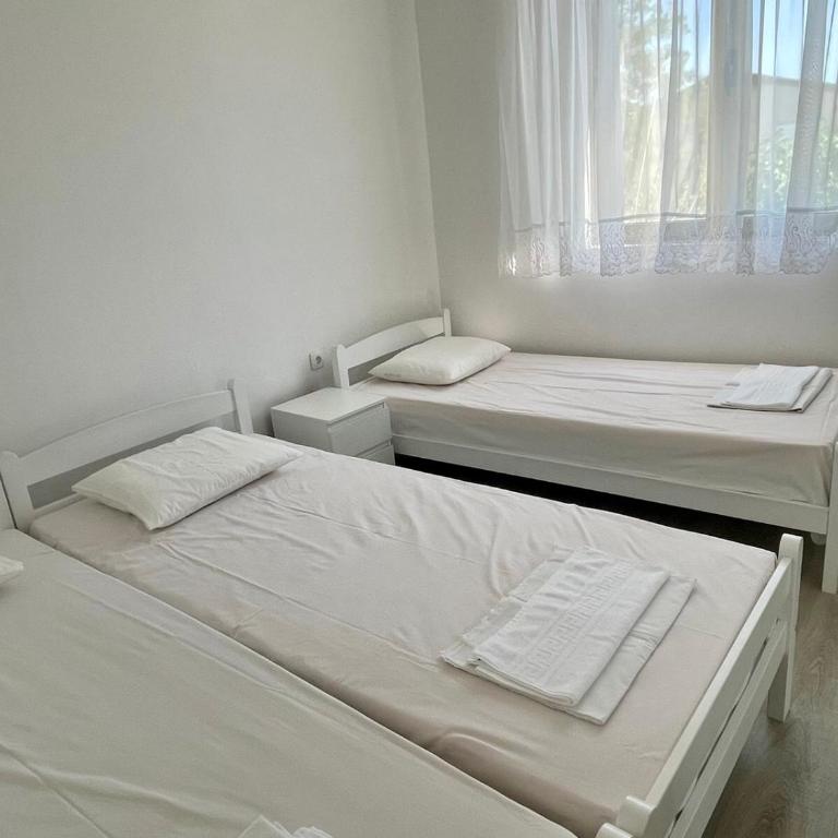 White apartments - Trokrevetna Soba sa Terasom - 7
