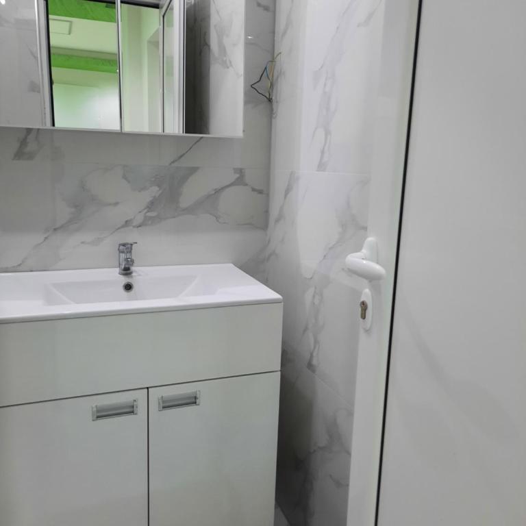 Bovan GREEN LAKE apartments - Četvorokrevetna Soba sa Pogledom na Jezero - 8