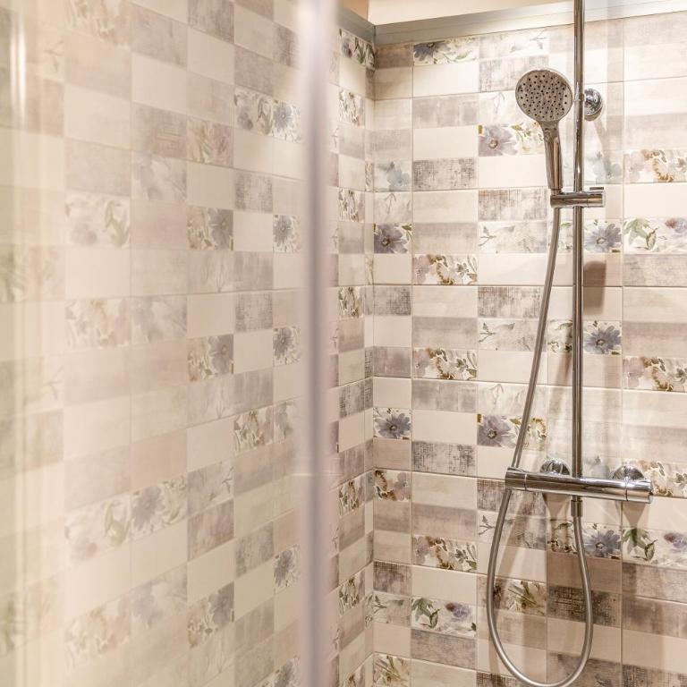 GuestHost - San Francesco Modern and Central Apartments - Deluxe Studio - 10