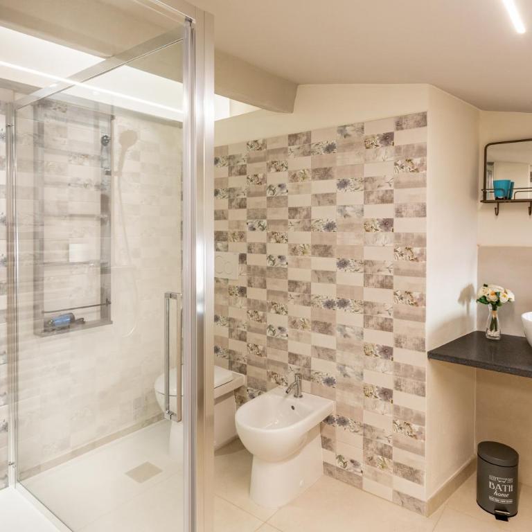 GuestHost - San Francesco Modern and Central Apartments - Deluxe Studio - 9