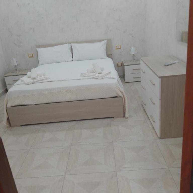 Crystal House - One-Bedroom House - 1