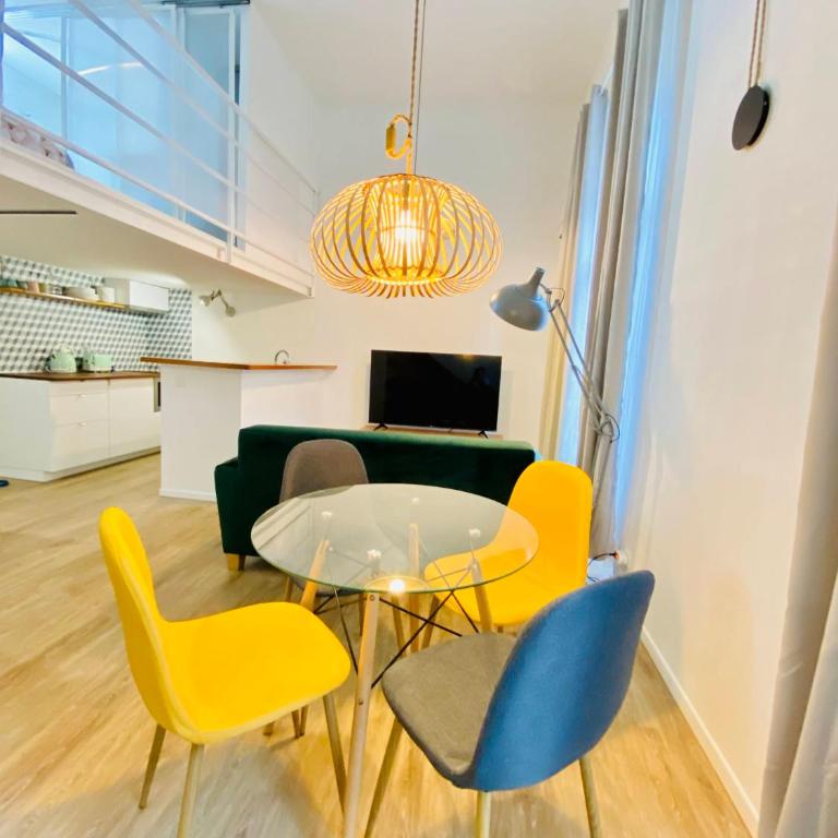 Duplex-Ceiling height 1,9m-Free private parking-Self check in !! Duplex climatisé-Hauteur sous plafond 1,9m-Parking privé gratuit-Arrivée autonome !! - Apartment mit 1 Schlafzimmer - 4
