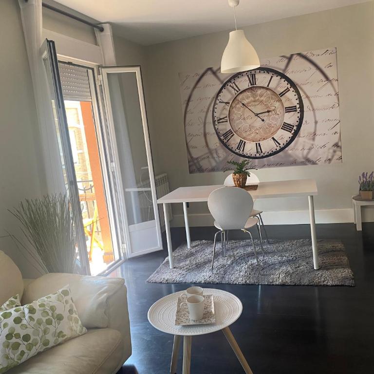 Apartamentos Logroño centro, TIC TAC, wifi - Apartamento con terraza - 13