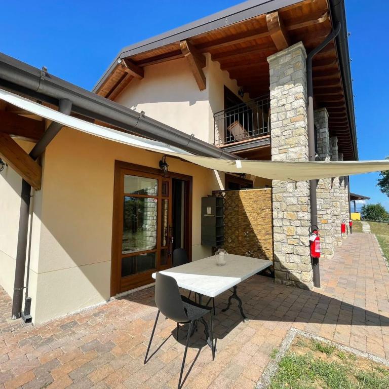 La FIOCCHINA - Magic Place - apartments & studios in Garda Lake - countryside farmhouse, inside the middle of the lake between sky & water - Monolocale con Vista Lago - 7