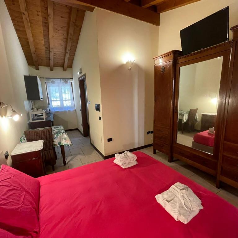 La FIOCCHINA - Magic Place - apartments & studios in Garda Lake - countryside farmhouse, inside the middle of the lake between sky & water - Monolocale con Vista Lago - 9