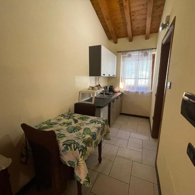 La FIOCCHINA - Magic Place - apartments & studios in Garda Lake - countryside farmhouse, inside the middle of the lake between sky & water - Monolocale con Vista Lago - 11