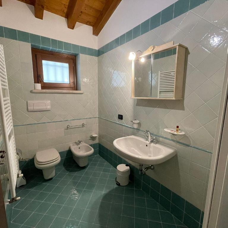 La FIOCCHINA - Magic Place - apartments & studios in Garda Lake - countryside farmhouse, inside the middle of the lake between sky & water - Monolocale con Vista Lago - 10