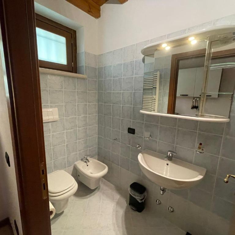 La FIOCCHINA - Magic Place - apartments & studios in Garda Lake - countryside farmhouse, inside the middle of the lake between sky & water - Monolocale con Vista Lago - 9