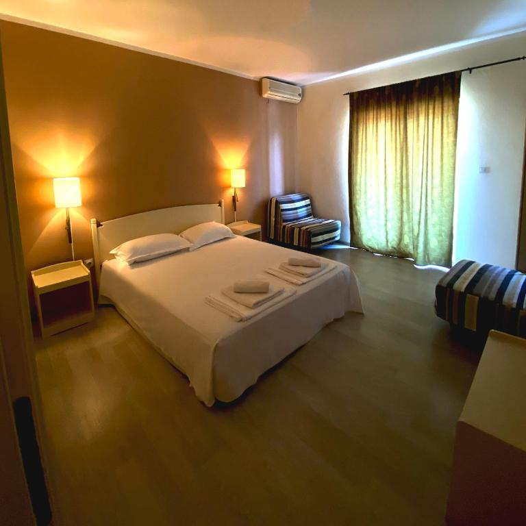 Hotel Kleopatra - Komfor Apartman s 2 Spavaće Sobe i Balkonom - 2