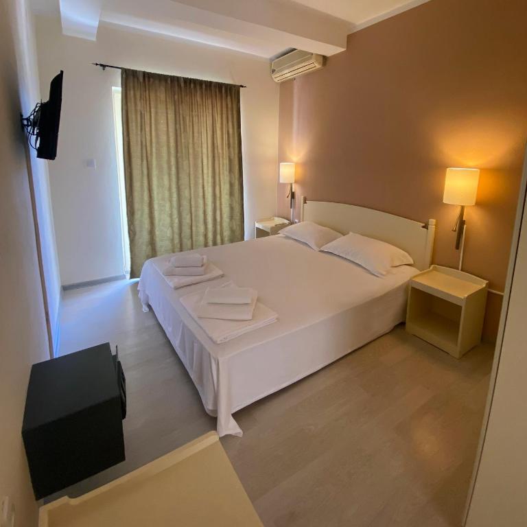 Hotel Kleopatra - Komfor Dvokrevetna Soba sa Bračnim Krevetom, Balkonom i Pogledom na Bazen - 4