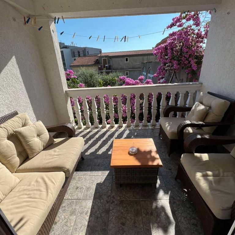 Guesthouse Vila Tamburic - Deluxe Triple Room with Sea View - 4