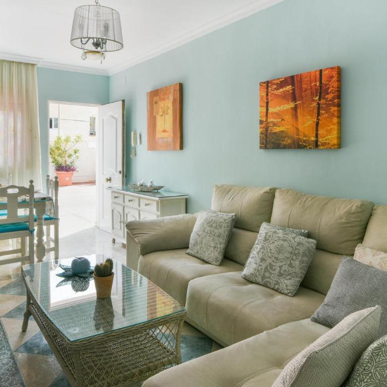 2 Bedroom Beach Front Apartment In Torremolinos - Apartamento de 2 dormitorios - 9
