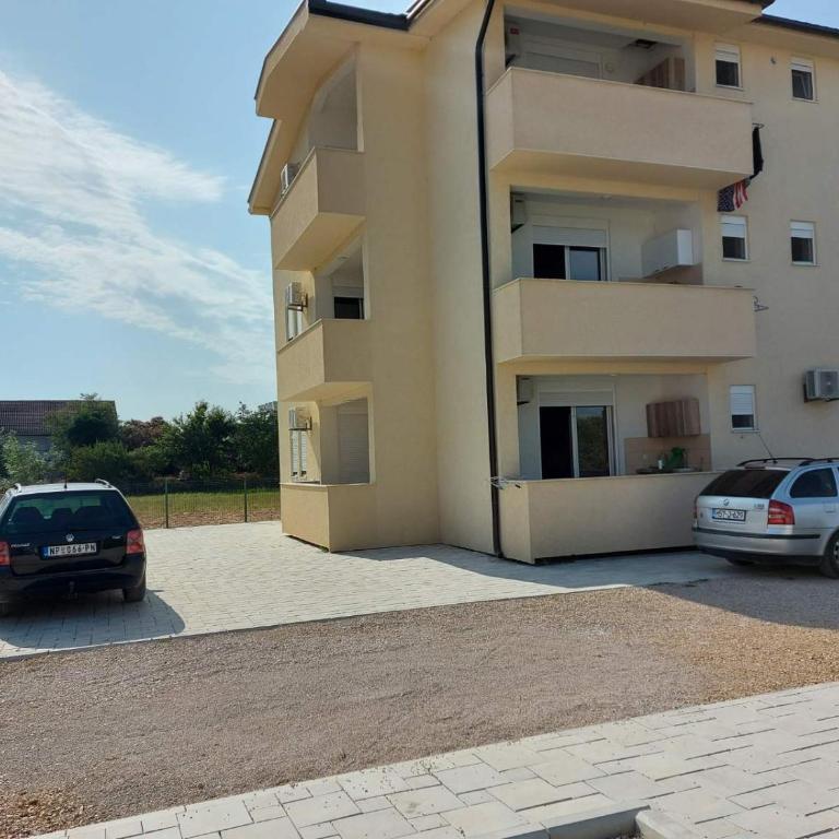Marovac apartmani Velika Plaža - Suite with Balcony - 2