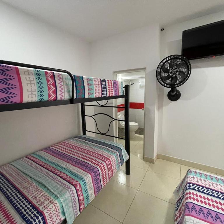 Lindos apartaestudios y habitaciones en Ibague - Habitación Doble - 6