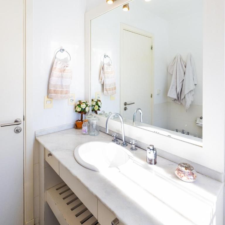 Hermosa habitación en apartamento en Carrasco - Comparte Apartamento conmigo - Apartamento de 1 dormitorio - 36