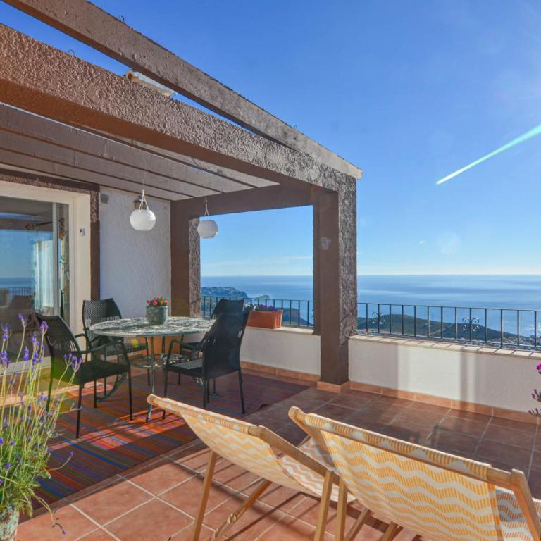 Nonsense by Sun & Sea Homes - Apartamento de 2 dormitorios con terraza y vistas al mar - 1
