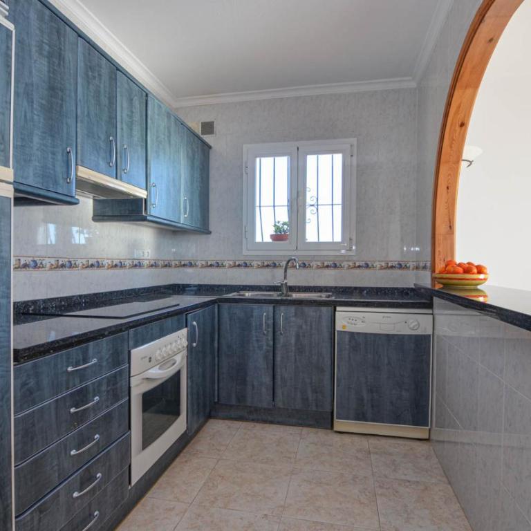 Nonsense by Sun & Sea Homes - Apartamento de 2 dormitorios con terraza y vistas al mar - 10