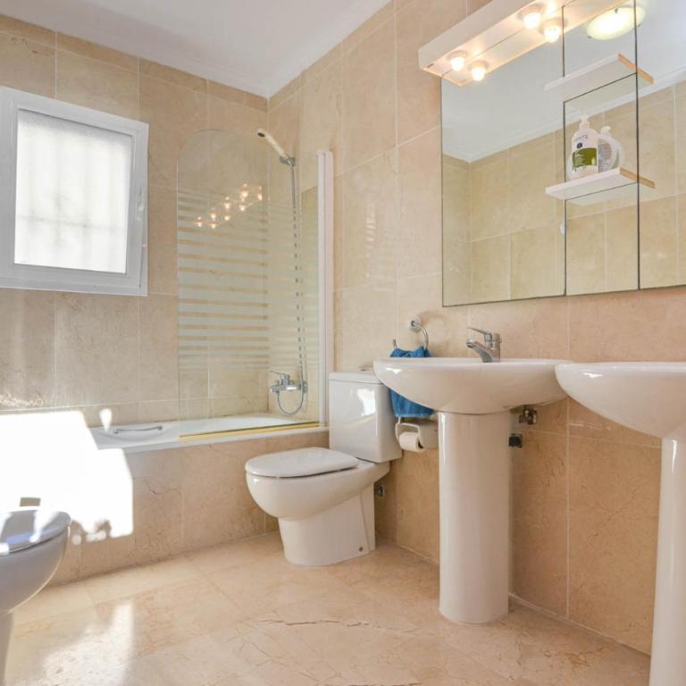 Nonsense by Sun & Sea Homes - Apartamento de 2 dormitorios con terraza y vistas al mar - 11