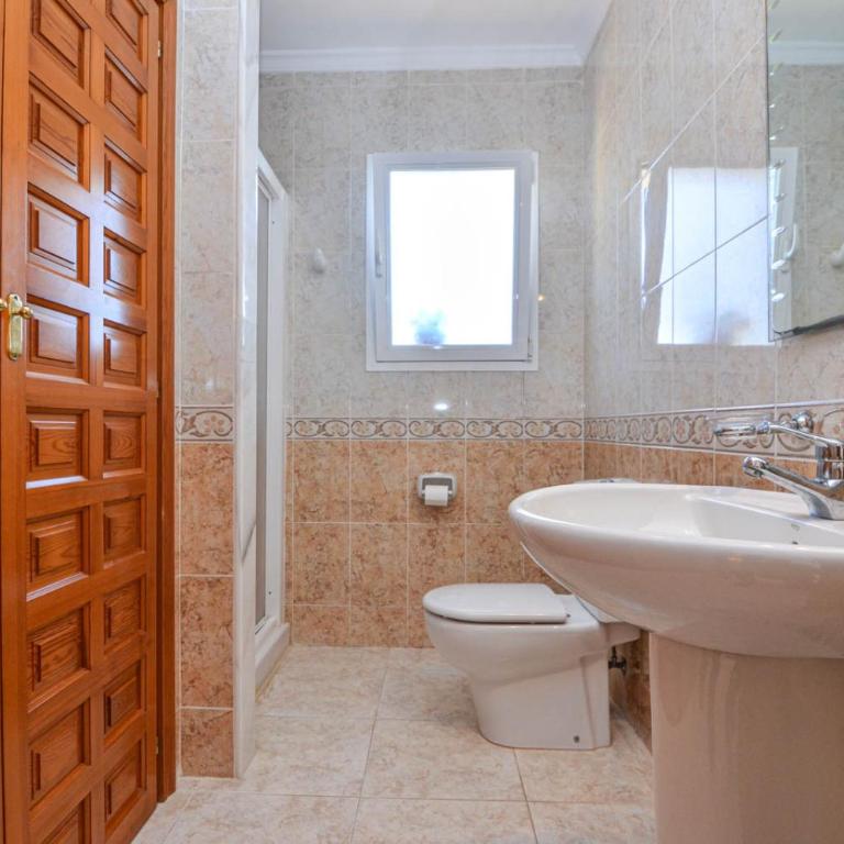 Nonsense by Sun & Sea Homes - Apartamento de 2 dormitorios con terraza y vistas al mar - 12