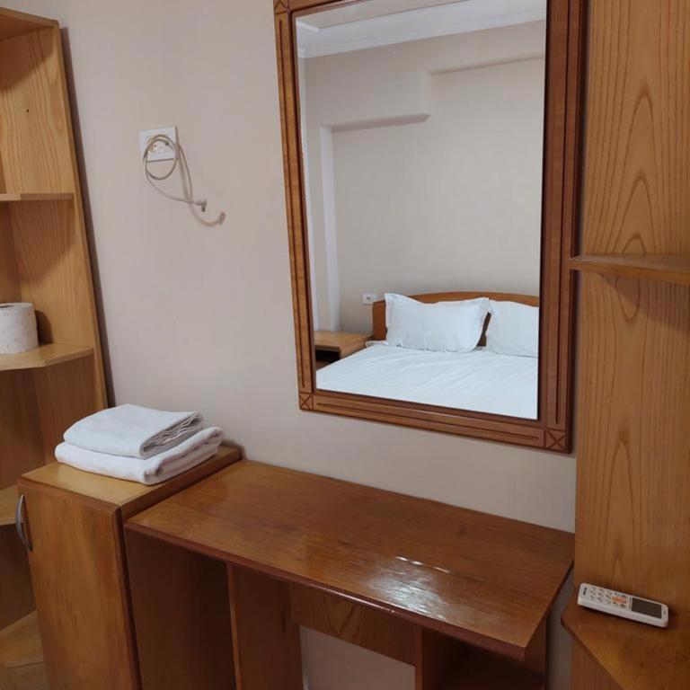 Wellness & Spa Hotel ACD Annex - Dvokrevetna Soba sa Bračnim Krevetom - 2