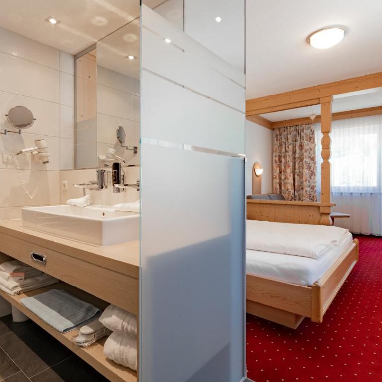 Alp Larain B&B - Deluxe Doppelzimmer mit Balkon - 5