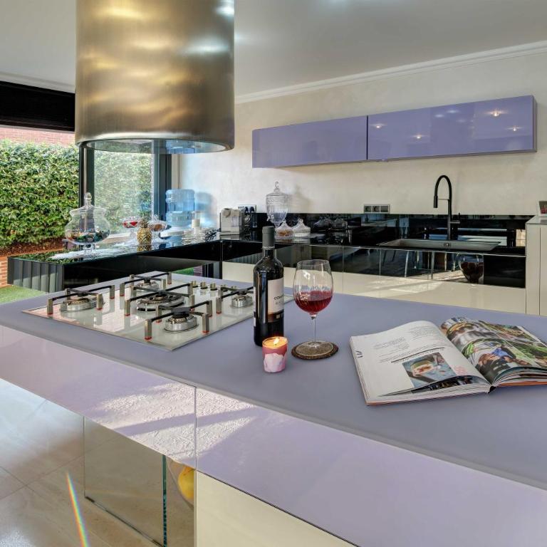 VILLA RIOJA with pool & mountain and sea view, ONLY FAMILYS - Villa con piscina privada - 13