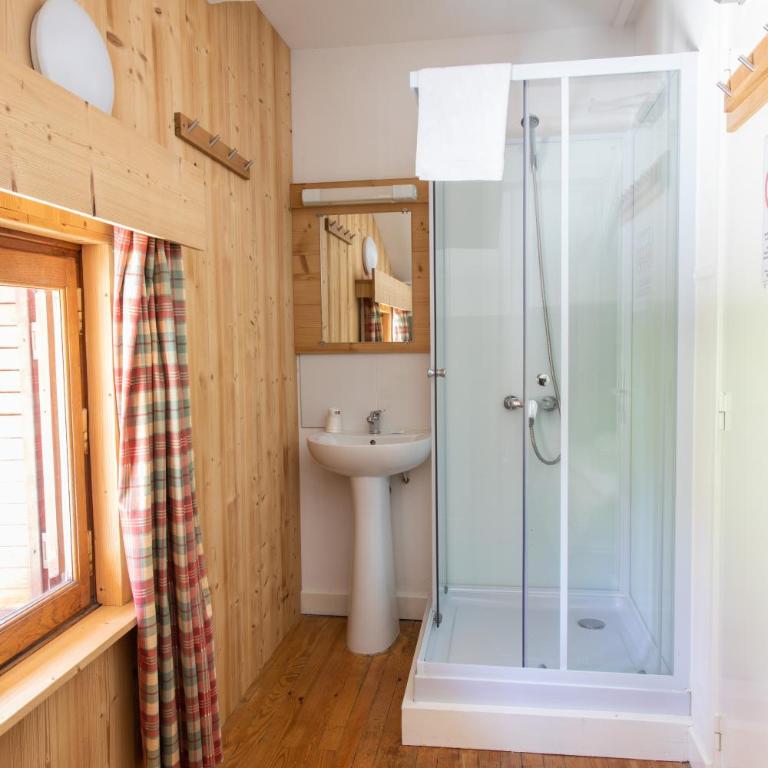 Hotel le Chamois - Budget "hostel" room with shared facilities - Single/Small Double - 3