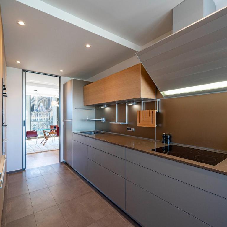 Les Suites 7 Anges - Vue Cathédrale, Parking & Centre Historique Reims - Triplex Suite JEAN D'ORBAIS with Rooftop - 18