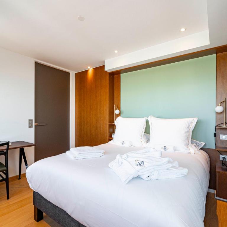 Les Suites 7 Anges - Vue Cathédrale, Parking & Centre Historique Reims - Triplex Suite JEAN D'ORBAIS with Rooftop - 14