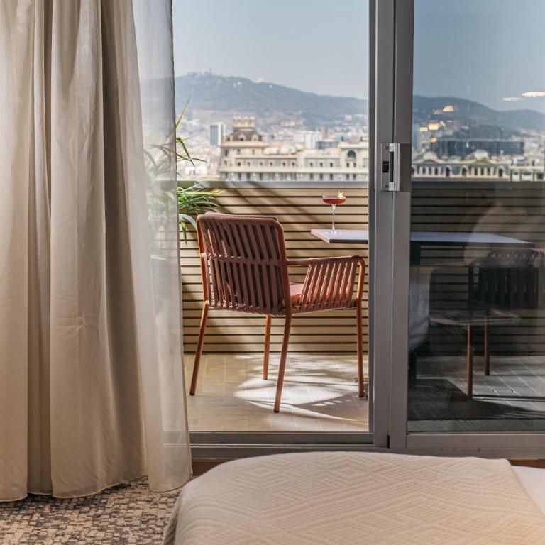 InterContinental Barcelona by IHG - One-Bedroom King Suite with Sofa Bed and Balcony - 3
